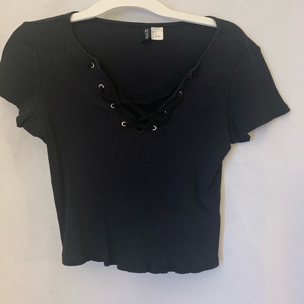 H&M Divided Black Crop Top